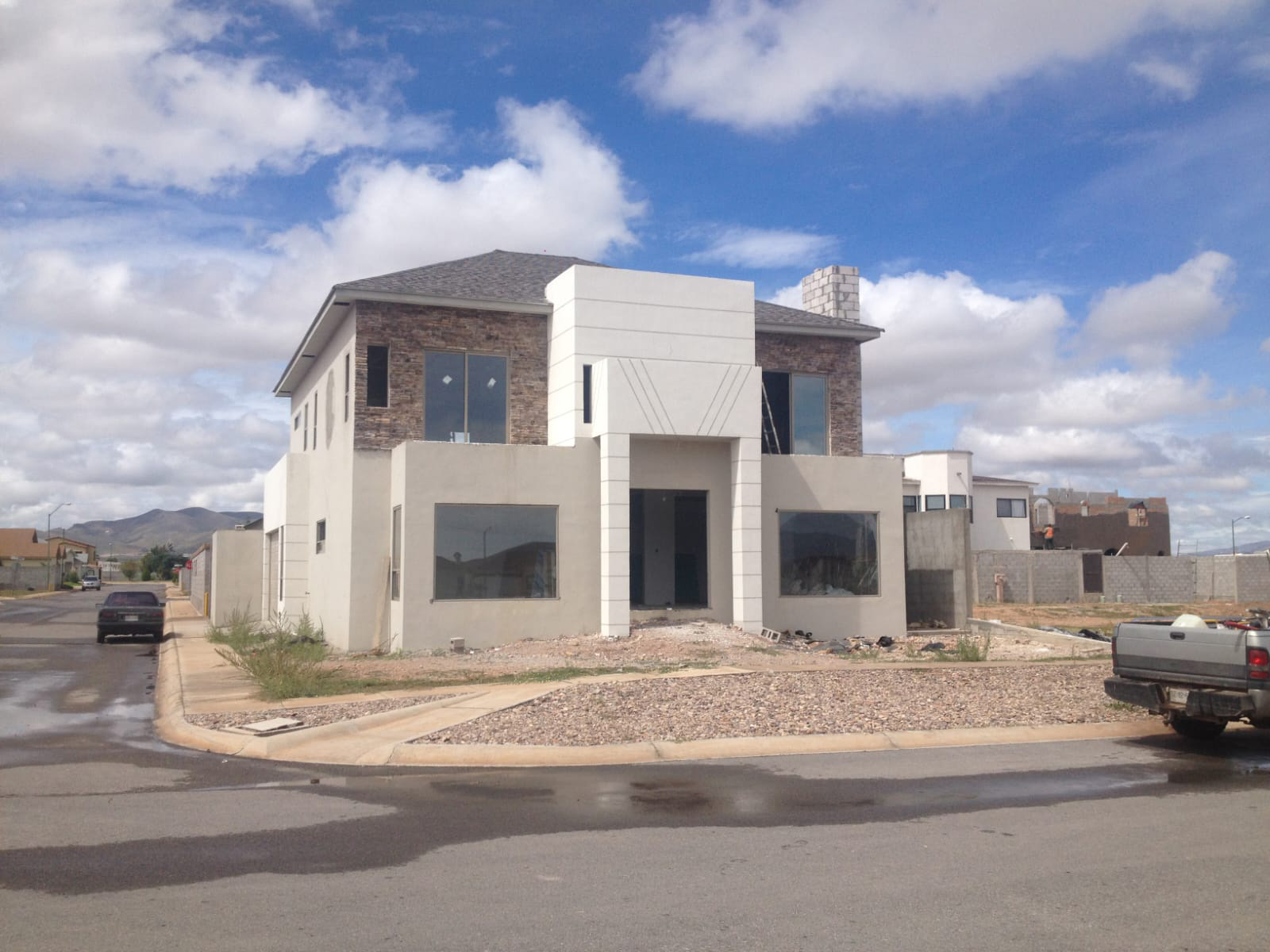 Construccion tipo americano Contemporanea en Chihuahua, Chihuahua y tambien en Cuauhtemoc